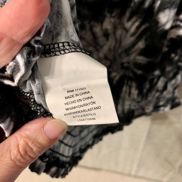 BOWS&SPIKES NWT Sleeveless Off-the-Shoulder Top - Picture 5 of 7